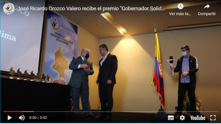 José Orozco recibe el premio