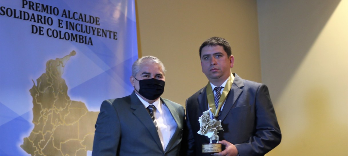 Jorge García Restrepo recibe el premio Alcalde Solidario e Incluyente de Colombia 2021