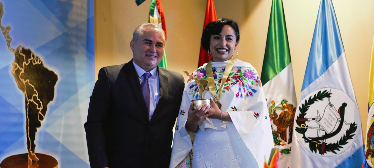 Susana Ángeles Quezada recibe el premio “Presidenta Municipal Solidaria e Incluyente de Latinoamérica 2021”