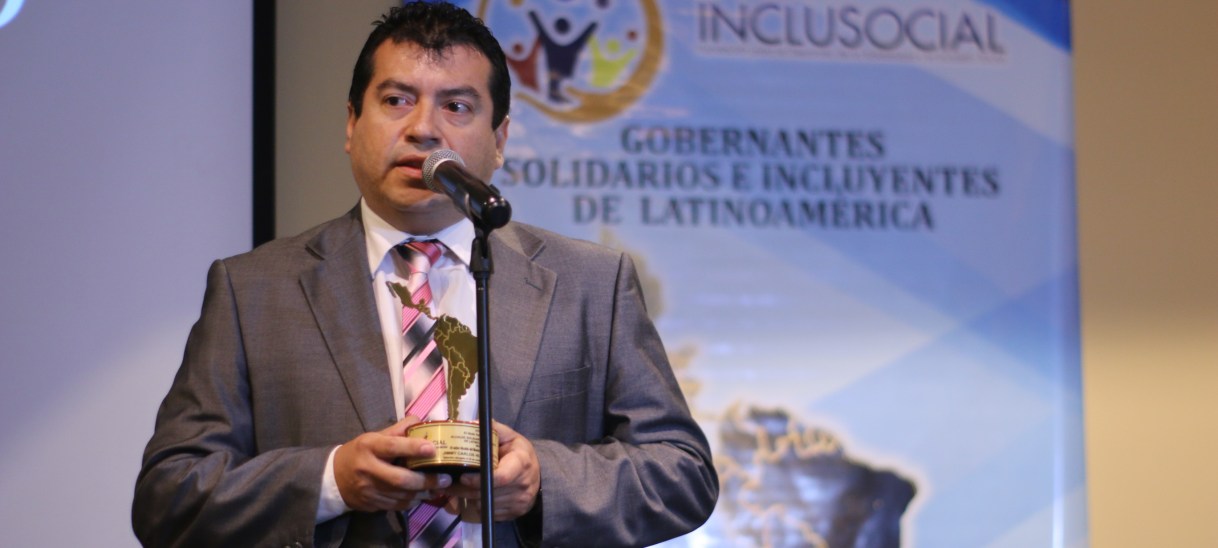 Jimmy Carlos Hurtado Sandoval recibe el premio «Alcalde Solidario e Incluyente de Latinoamérica 2022»