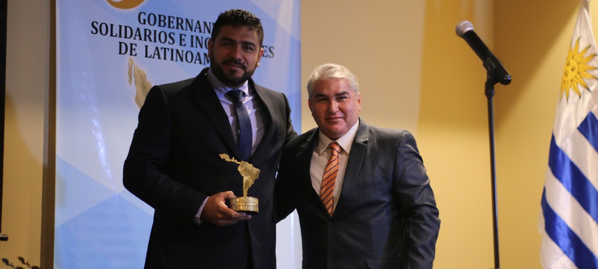 Héctor Eduardo Morales Alarcón recibe el premio «Gobernador Solidario e Incluyente de Latinoamérica 2022»
