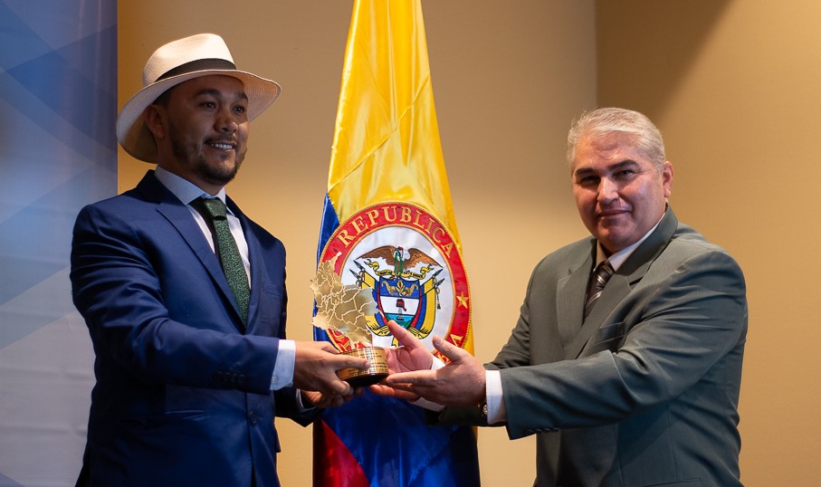 Julio Roberto Vargas Malagón recibe el premio «Alcalde Solidario e Incluyente de Colombia 2023»