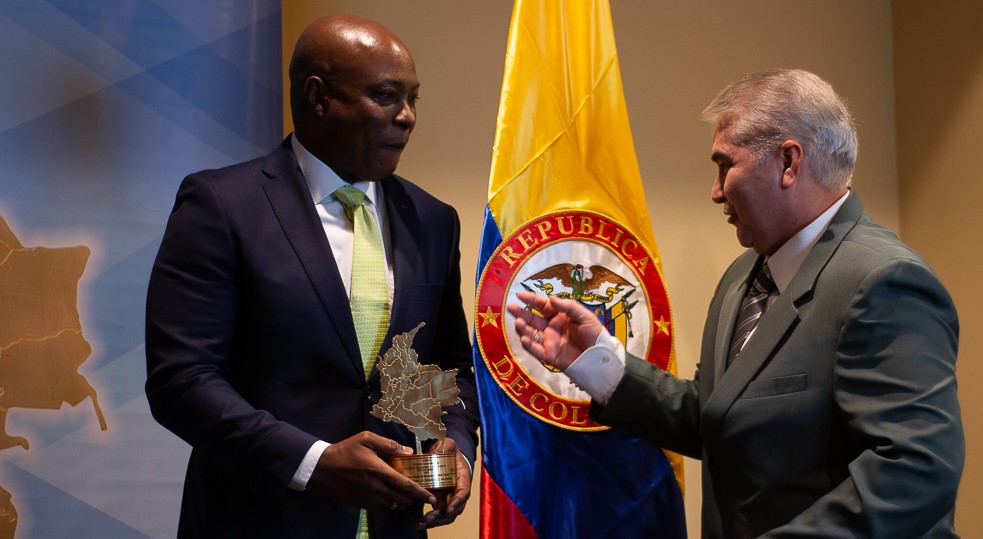 Martín Emilio Sánchez Valencia recibe el premio «Alcalde Solidario e Incluyente de Colombia 2023»