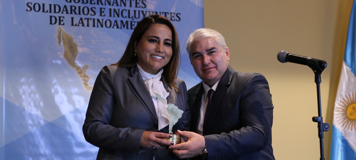 Roberto Sosa Pichardo recibe el premio «Presidente Municipal Solidario e Incluyente de Latinoamérica 2023»