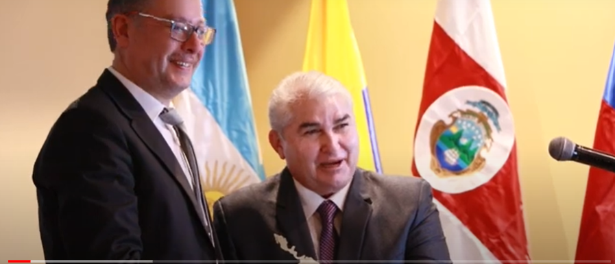 Roberto Francisco Neira Aburto recibe el premio «Alcalde Solidario e Incluyente de Latinoamérica 2023»