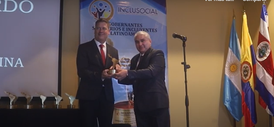 Carlos Briner recibe el premio «Intendente Solidario e Incluyente de Latinoamérica 2023»