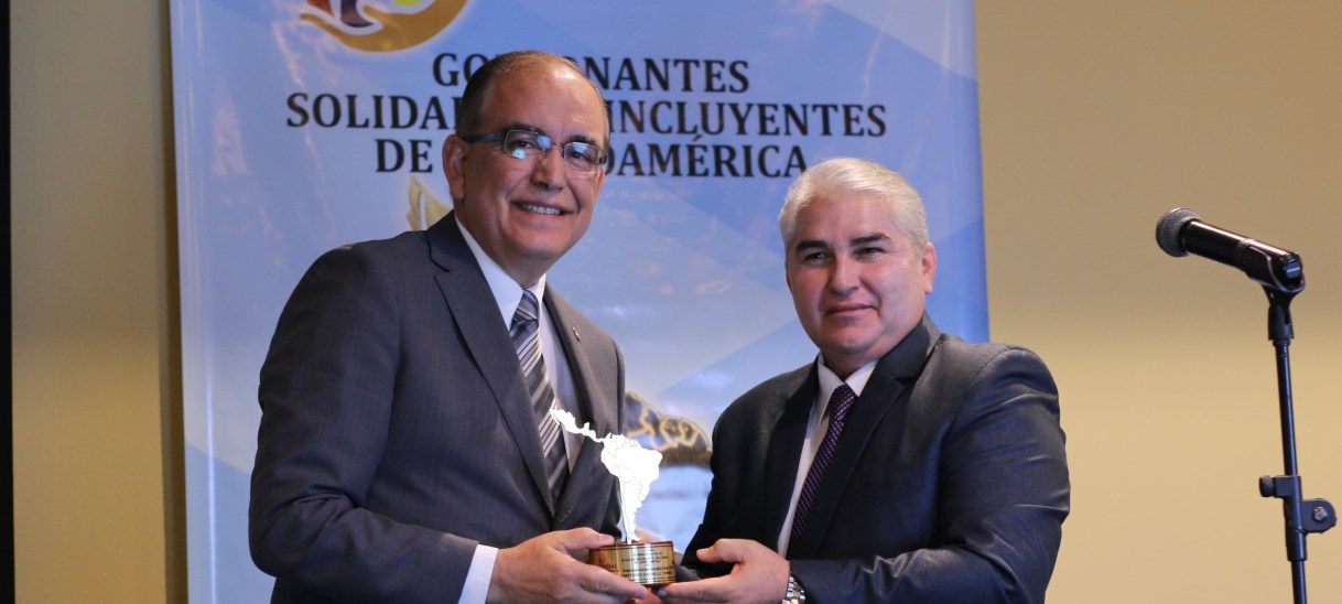 Emeterio Carrillo Torres recibe el premio «Alcalde Solidario e Incluyente de Latinoamérica 2023»