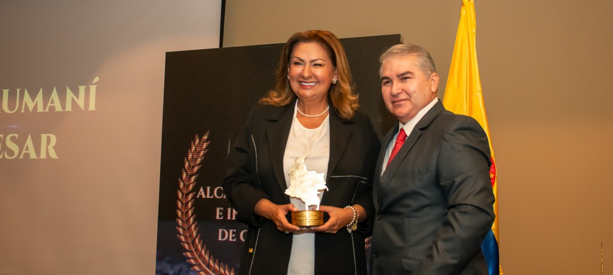 Fabiola Jácome Rincón recibe el premio «Alcaldesa Solidaria e Incluyente de Colombia 2024»