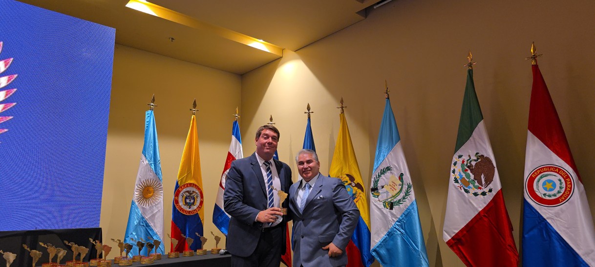Damián Emanuel Biss recibe el premio «Intendente Solidario e Incluyente de Latinoamérica 2024»