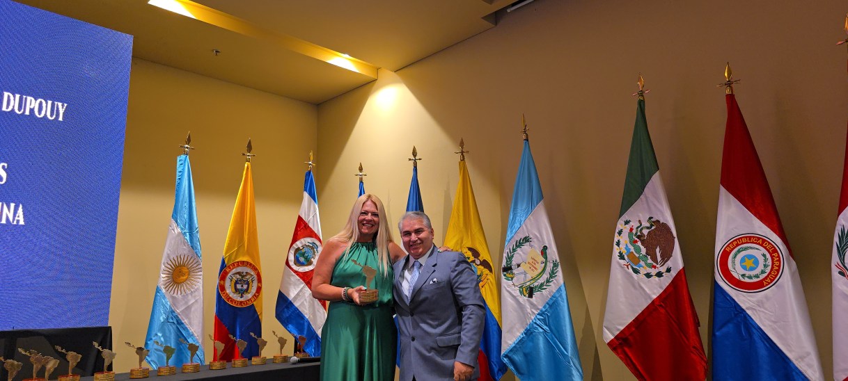 Alejandra Dupouy recibe el premio «Intendenta Solidaria e Incluyente de Latinoamérica 2024»
