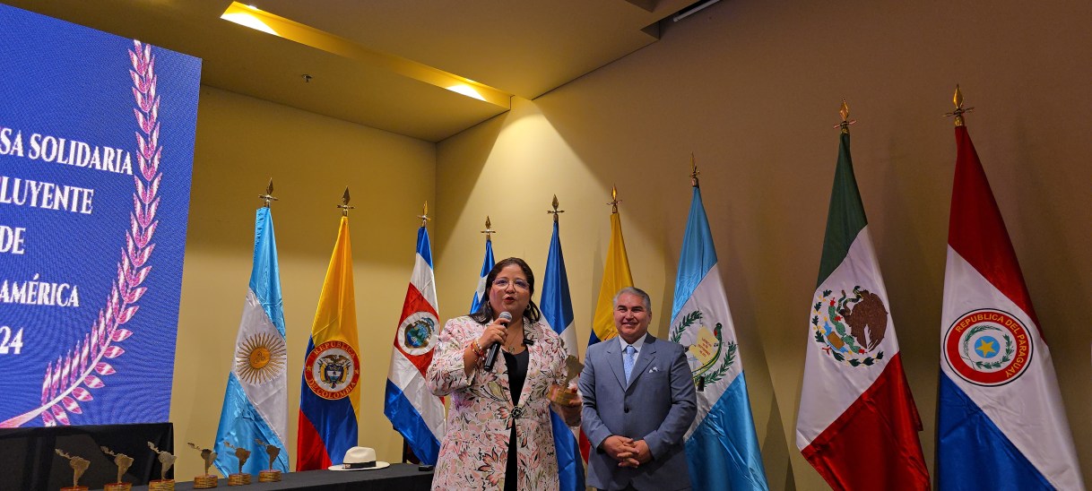 Alcira Paola Sandoval Ibáñez recibe el premio «Alcaldesa Solidaria e Incluyente de Latinoamérica 2024»