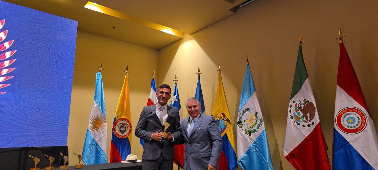 Eduardo Andrés Soperez recibe el premio «Intendente Solidario e Incluyente de Latinoamérica 2024»