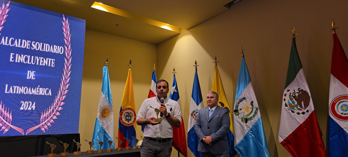 Christian Sebastián Morel Núñez recibe el premio «Alcalde Solidario e Incluyente de Latinoamérica 2024»
