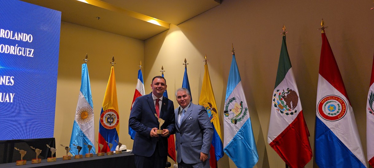 Richard Rolando Ramírez Rodríguez recibe el premio «Gobernador Solidario e Incluyente de Latinoamérica 2024»