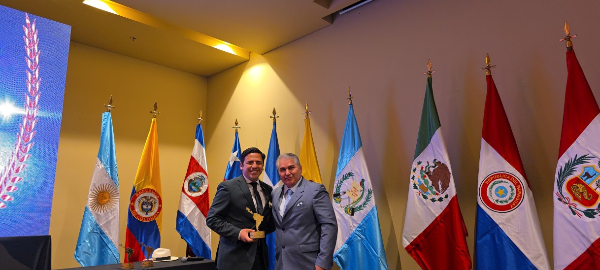 Jonathan Toro Largacha recibe el premio «Alcalde Solidario e Incluyente de Latinoamérica 2024»