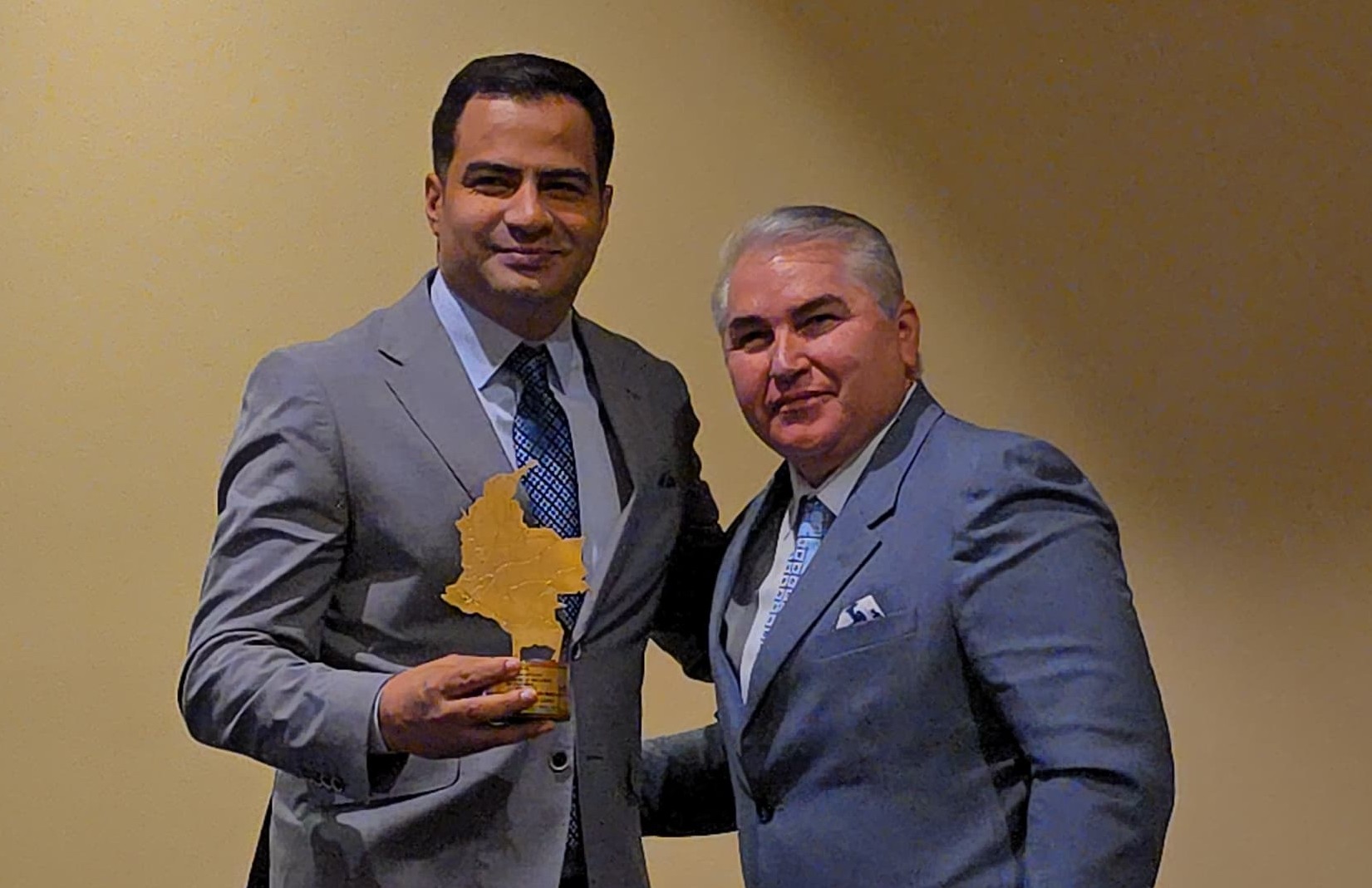 Aníbal José López López recibe el premio Alcalde Solidario e Incluyente de Colombia 2025