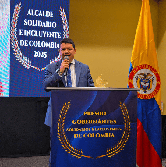 Germán Alexander Vélez Orozco recibe el premio «Alcalde Solidario e Incluyente de Colombia 2025»