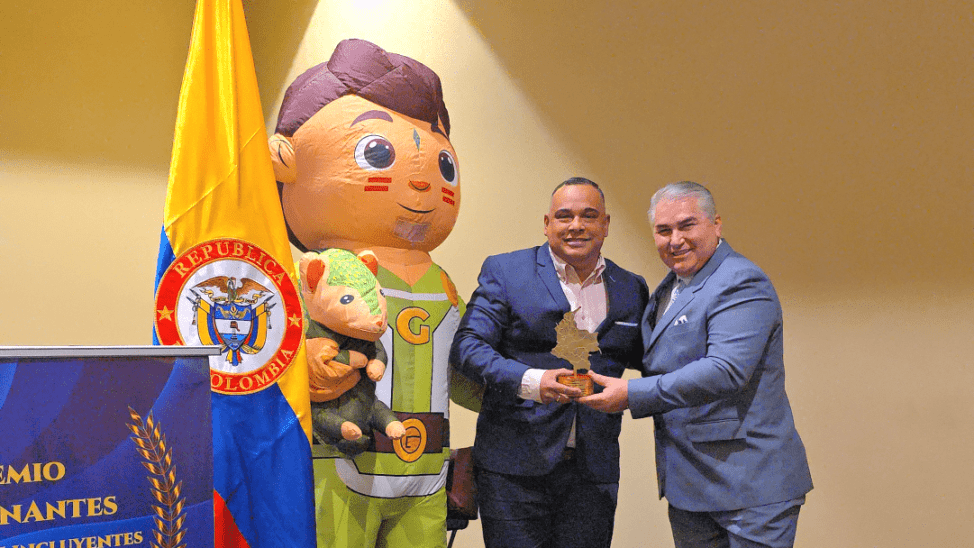 Fabián Alberto Bonett Berdugo recibe el premio Alcalde Solidario e Incluyente de Colombia 2025