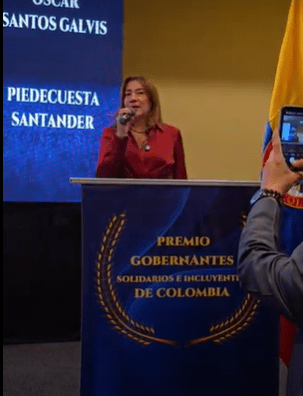 Oscar Javier Santos Galvis recibe el premio «Alcalde Solidario e Incluyente de Colombia 2025»
