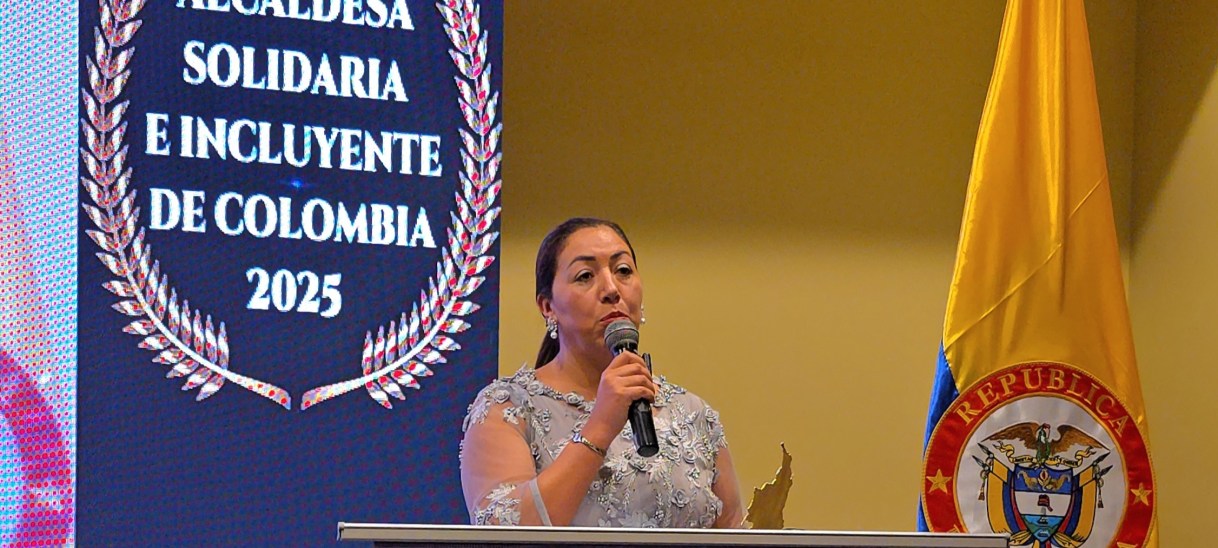 Elsa Quintero Martínez recibe el premio Alcaldesa Solidaria e Incluyente de Colombia 2025