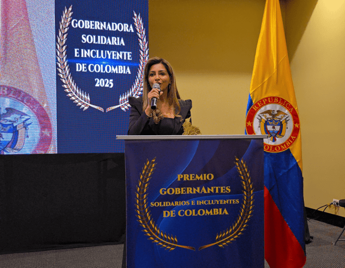 Adriana Magali Matiz Vargas recibe el premio Gobernadora Solidaria e Incluyente de Colombia 2025
