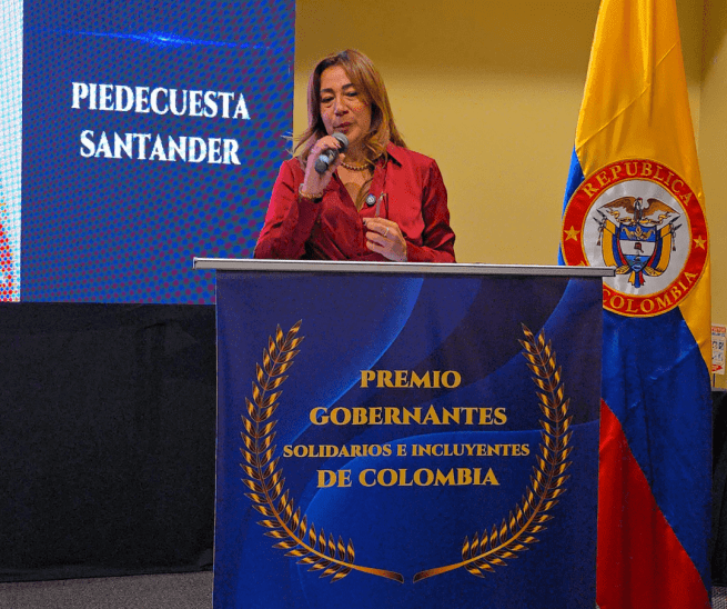 Oscar Javier Santos Galvis recibe el premio «Alcalde Solidario e Incluyente de Colombia 2025»