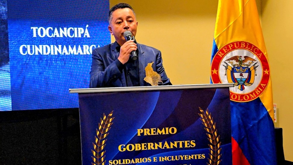 Walfrando Adolfo Forero Bejarano recibe el premio Alcalde Solidario e Incluyente de Colombia 2025