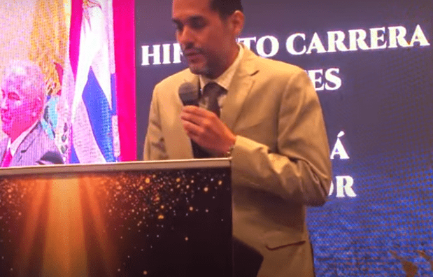 Hipólito Iván Carrera Benites recibe el premio Alcalde Solidario e Incluyente de Latinoamérica 2025