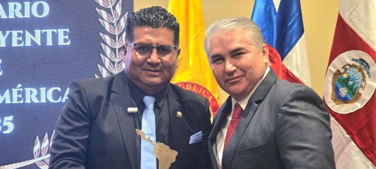 Julio César Robles Guevara recibe el premio Prefecto Solidario e Incluyente de Latinoamérica 2025