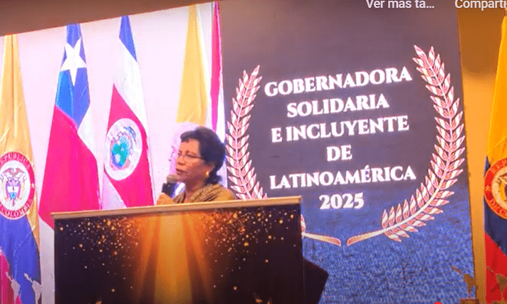 Mayra Leticia López Sosa recibe el premio Gobernadora Solidaria e Incluyente de Latinoamérica 2025
