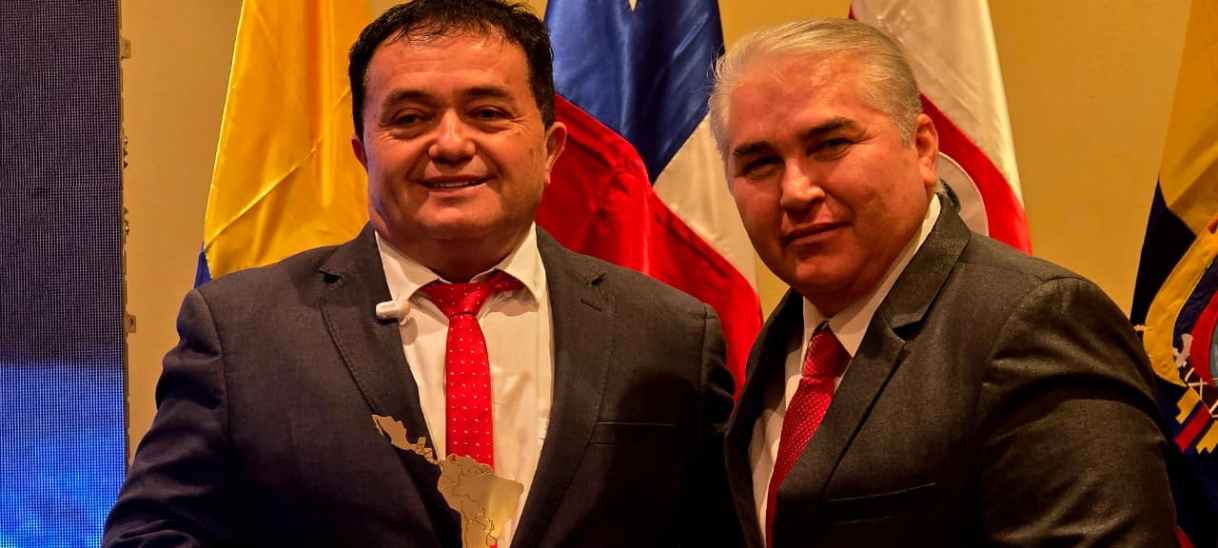 Isaac Aguilar Cuella recibe el premio Intendente Solidario e Incluyente de Latinoamérica 2025