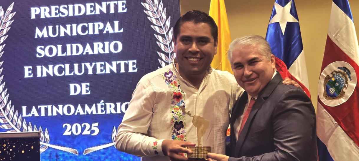 Juan Carlos Varillas Lima recibe el premio Presidente Municipal Solidario e Incluyente de Latinoamérica 2025
